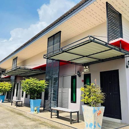 Baan Sri Family Hotel Kabin Buri Exterior foto