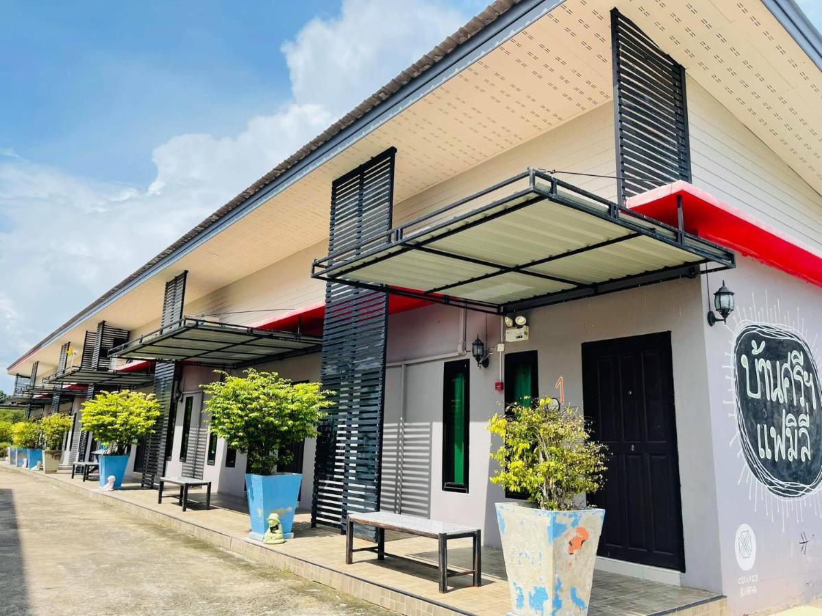 Baan Sri Family Hotel Kabin Buri Exterior foto