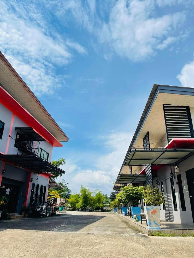 Baan Sri Family Hotel Kabin Buri Exterior foto