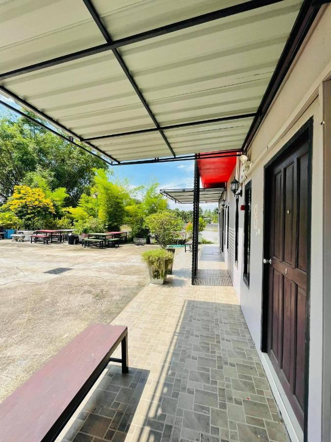 Baan Sri Family Hotel Kabin Buri Exterior foto